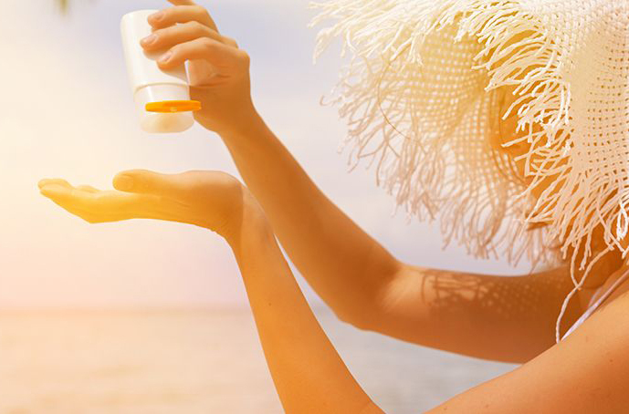 Mùa hè đến gần và bạn đang tìm kiếm một giải pháp chống nắng vừa hiệu quả, vừa dưỡng ẩm cho làn da?